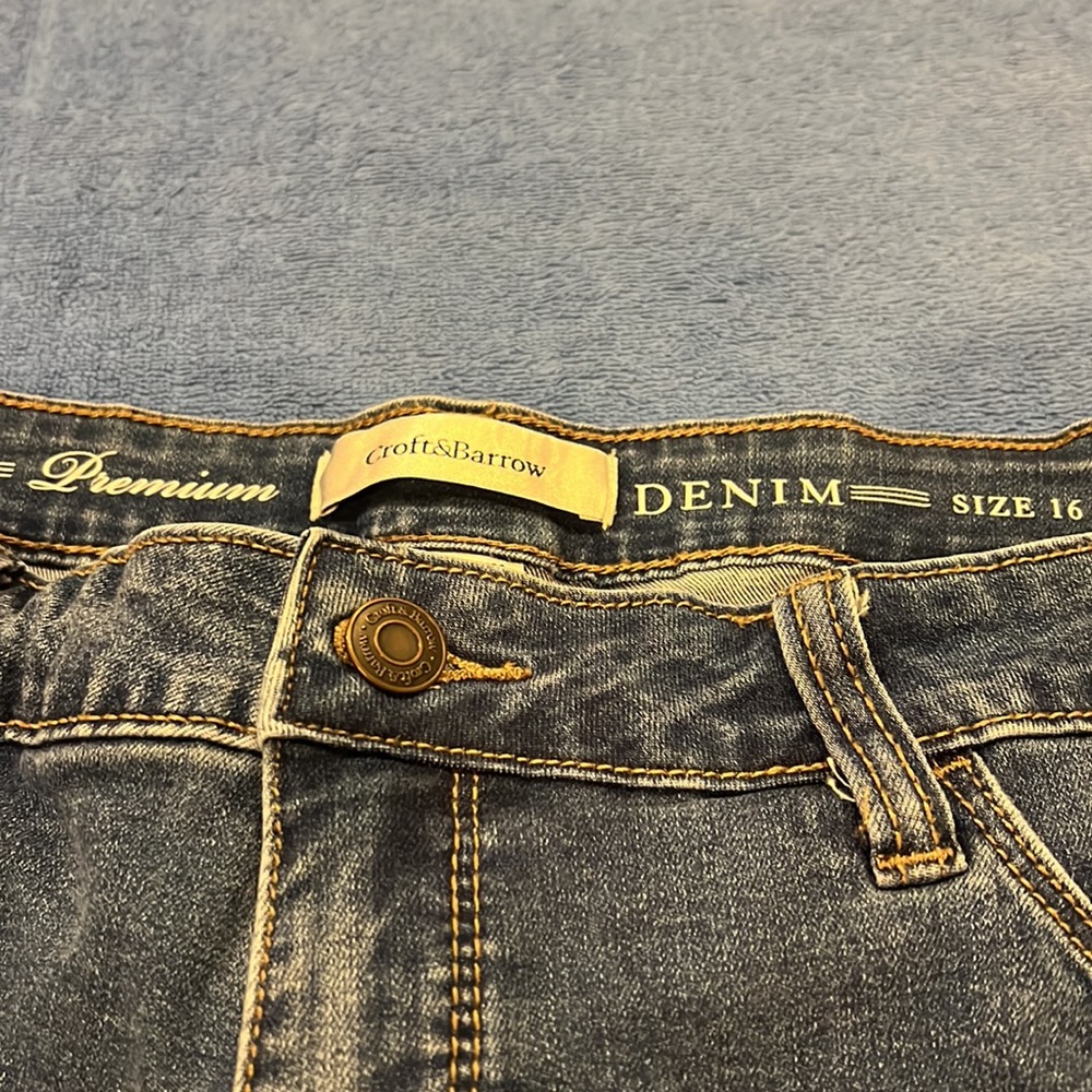 NWOT Croft & Barrow Jean Shorts - Picture 3 of 8